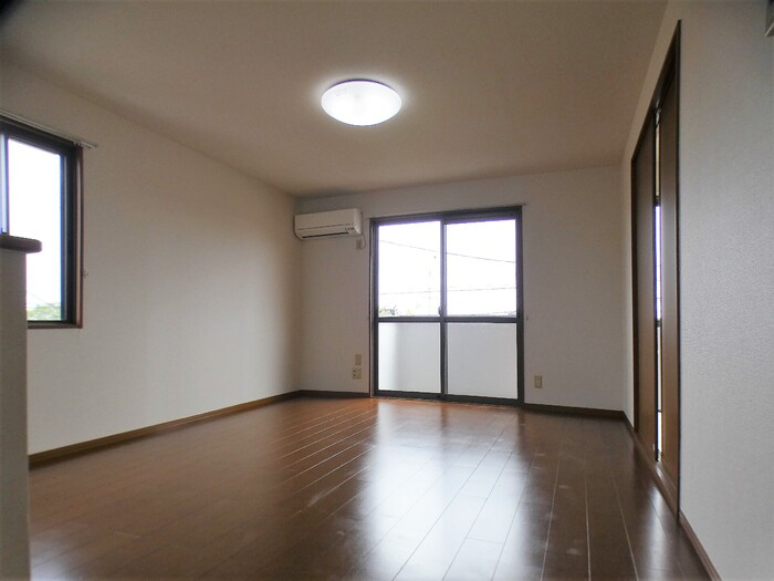 ウィルモア床波B棟の居間・リビング