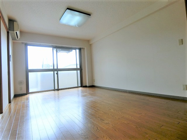 グランシャトーカワシマの居間・リビング|※別部屋のイメージ写真です。