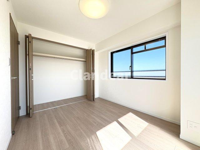 エンゼルハイム鹿浜第八の洋室|ドキドキの新生活も、安心してスタート。ぴったりの住まいを見つけませんか？クランディアが一緒に住まい選びをサポートします‼　まずは、お気軽にお問合せください　＃クランディア