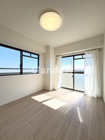 エンゼルハイム鹿浜第八の洋室|ドキドキの新生活も、安心してスタート。ぴったりの住まいを見つけませんか？クランディアが一緒に住まい選びをサポートします‼　まずは、お気軽にお問合せください　＃クランディア