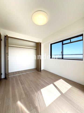 エンゼルハイム鹿浜第八の洋室|ドキドキの新生活も、安心してスタート。ぴったりの住まいを見つけませんか？クランディアが一緒に住まい選びをサポートします‼　まずは、お気軽にお問合せください　＃クランディア