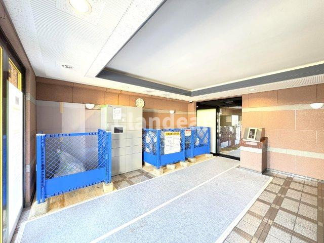 エンゼルハイム鹿浜第八のエントランス|ドキドキの新生活も、安心してスタート。ぴったりの住まいを見つけませんか？クランディアが一緒に住まい選びをサポートします‼　まずは、お気軽にお問合せください　＃クランディア