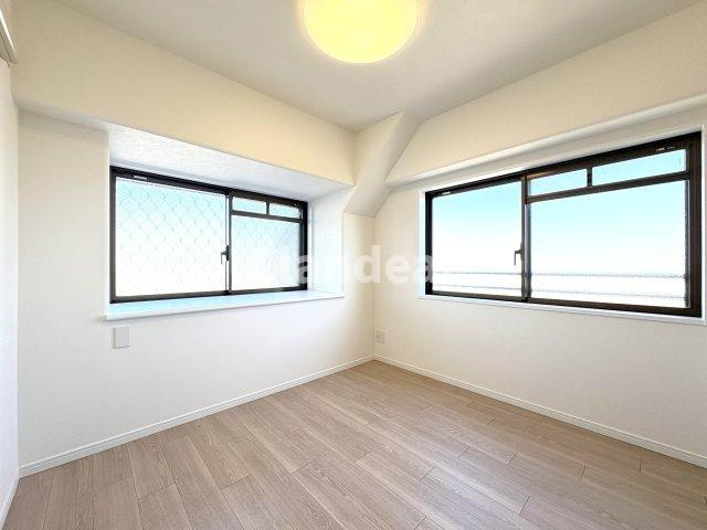 エンゼルハイム鹿浜第八の洋室|ドキドキの新生活も、安心してスタート。ぴったりの住まいを見つけませんか？クランディアが一緒に住まい選びをサポートします‼　まずは、お気軽にお問合せください　＃クランディア