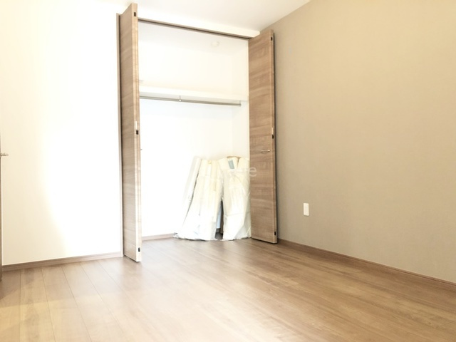 Vivaceの寝室|6帖の洋室です☆