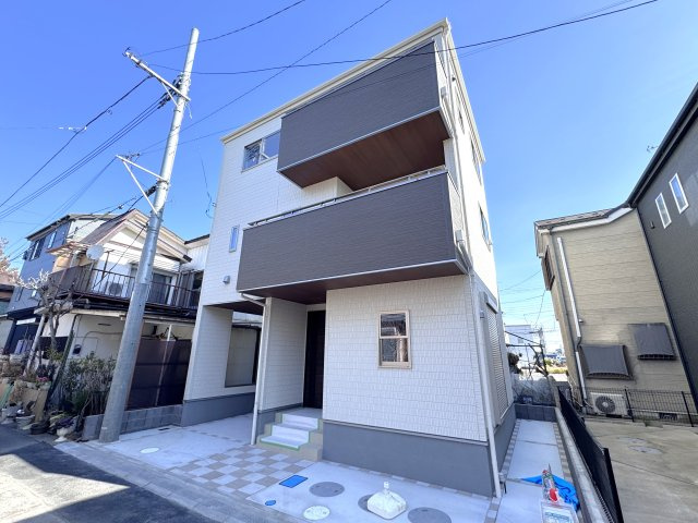 三郷市幸房新築戸建【幸房小学校：7分】の外観|完成済み内覧可能です！！