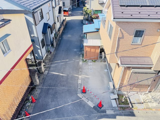三郷市幸房新築戸建【幸房小学校：7分】の前面道路含む現地写真|バルコニーより道路側眺望