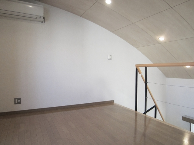 ボアキャトル王子の居間・リビング|6.5帖の綺麗な洋室です