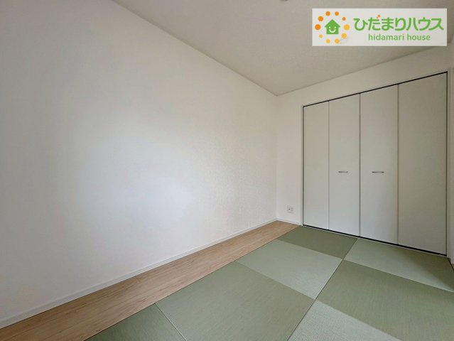 東海村村松第6　新築戸建　1号棟の和室|扉を閉じれば来客用のお部屋として。開いて広い空間を作れば、お子様の遊び部屋として使えます！