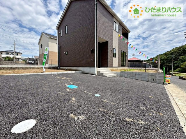 東海村村松第6　新築戸建　1号棟の駐車場|マイホームなら駐車場代がかかりません。しかも、自宅の駐車場で洗車ができます！今までコイン洗車に行っていた手間も省けて、節約にもつながります(^^♪