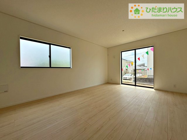 東海村村松第6　新築戸建　1号棟の居間・リビング|お子様が元気に遊べる広々としたリビングです。