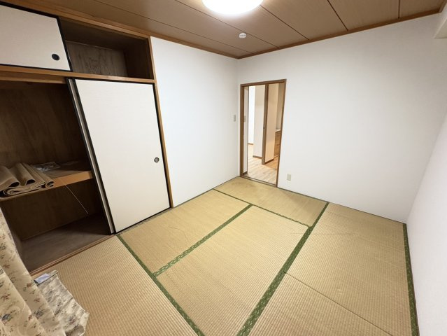 新潮通り一番館の寝室