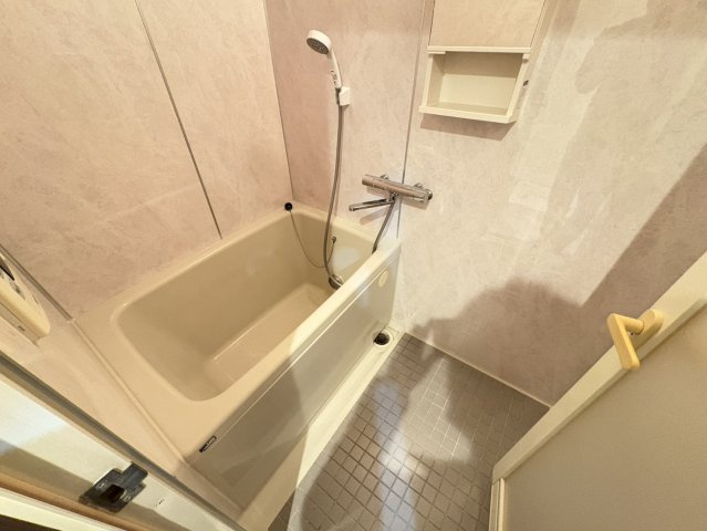 新潮通り一番館の浴室