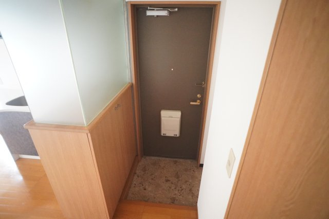 ヒルコート鳥見の玄関