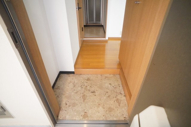 ヒルコート鳥見の玄関