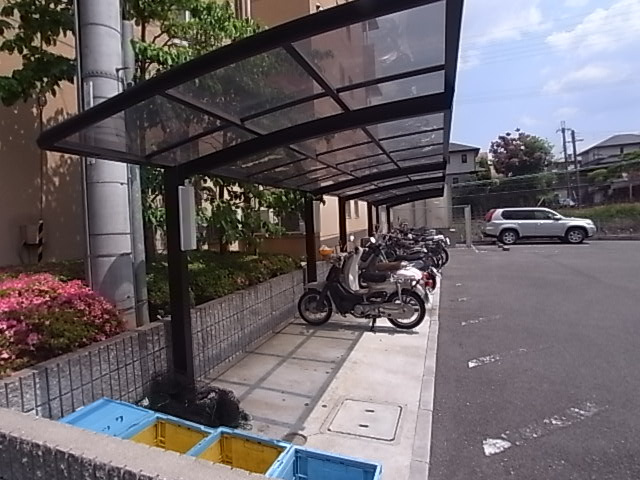 ヒルコート鳥見の駐車場