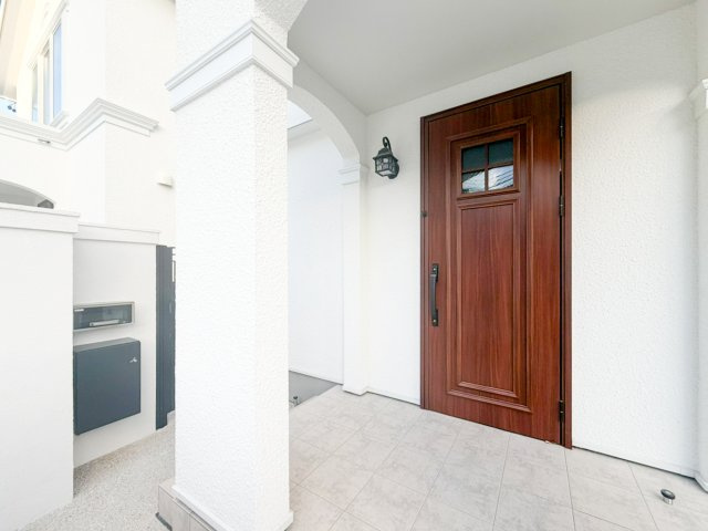 グラシアベル　Ⅱ棟の玄関|収納もある玄関です