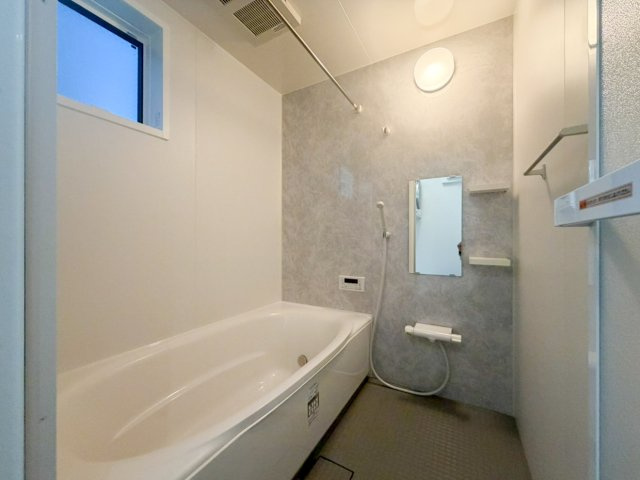 グラシアベル　Ⅱ棟の浴室|日々の疲れを癒すお風呂付です