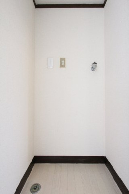 【設備】 | 藤崎スカイハイツ | 室内洗濯機置き場です。