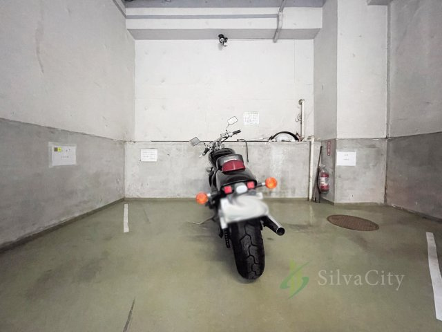 茅場町スカイハイツの駐車場|バイク置き場