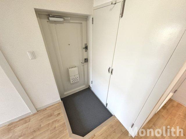 泉北茶山台２丁7番4号棟の玄関