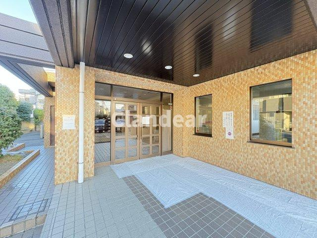 お花茶屋ローヤルコーポ|居住者をあたたかく迎え入れてくれます♪共有玄関で不審者をシャットアウト！