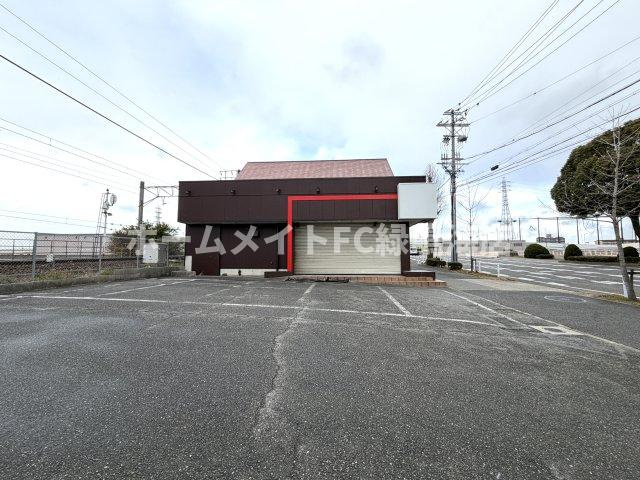 加福通貸店舗の駐車場
