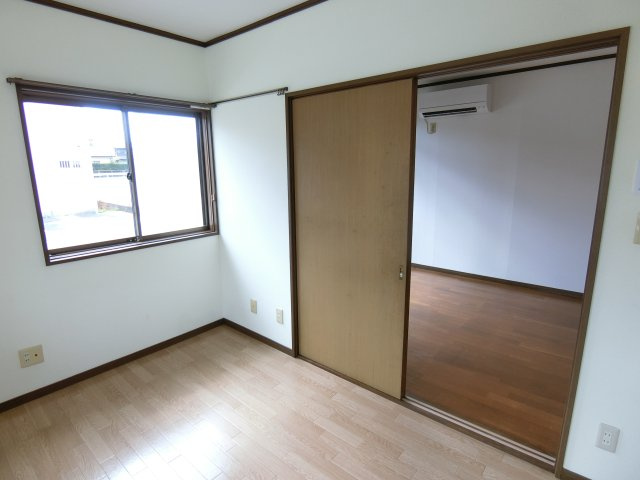 馬郡町4011-2貸家の居間・リビング|ゆったりとしたリビングです