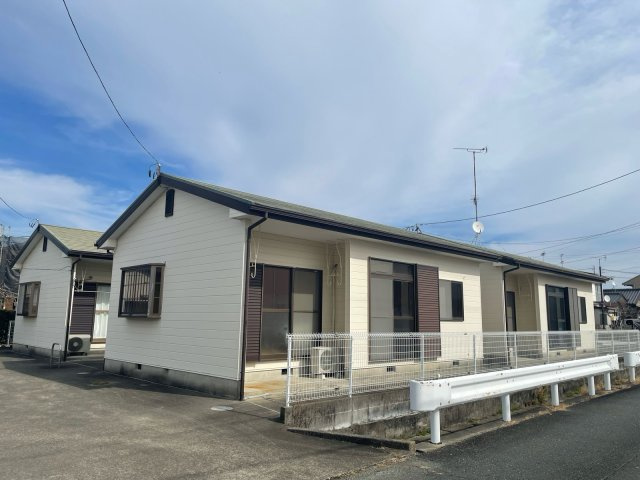 馬郡町4011-2貸家の外観|外観もきれいです