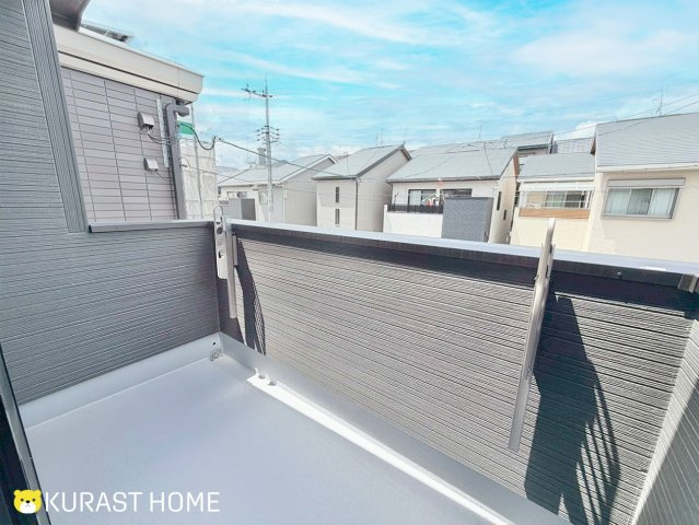 京都市伏見区羽束師鴨川町　新築戸建のバルコニー