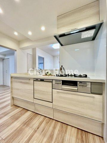 フジハイツのキッチン|ワイドで収納豊富なシステムキッチン