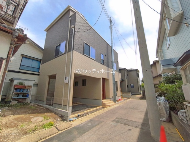 春日部市南4丁目第6期　新築一戸建ての前面道路含む現地写真