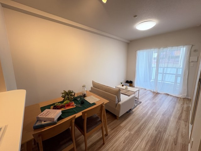 プレミアムコート浦添牧港の居間・リビング