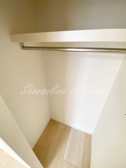 セレーノⅢの収納|ポール付きで広々とした使い勝手の良いクローゼット♪