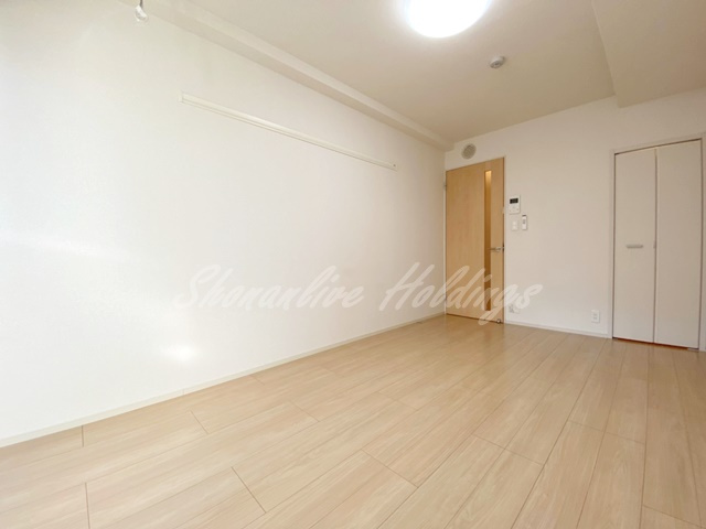 セレーノⅢの寝室|広々7.2帖の洋室