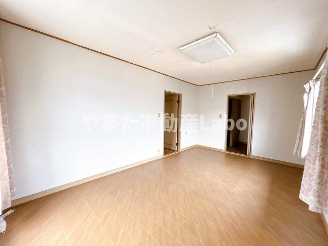 倉吉市虹ヶ丘町中古戸建の洋室