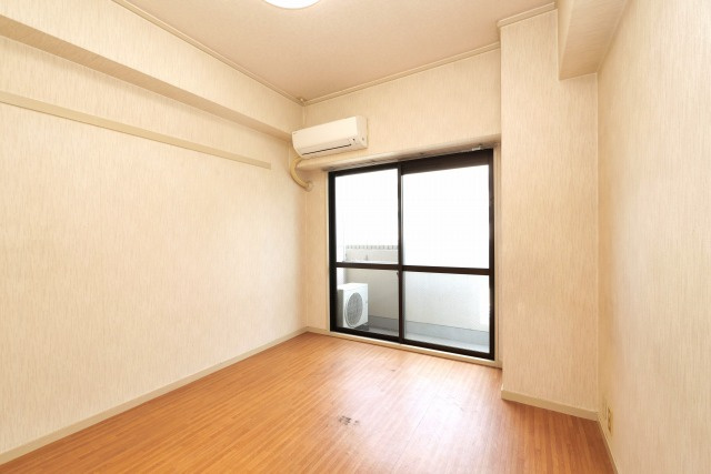 Ｔ・Ｈビルの居間・リビング