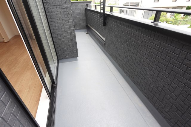 川越市鯨井　可変型3LDK+カースペース付き　新築戸建てのバルコニー