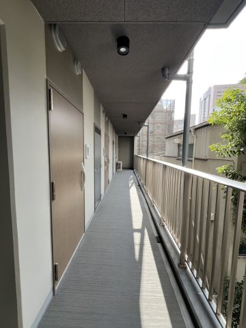 玄関外廊下です！