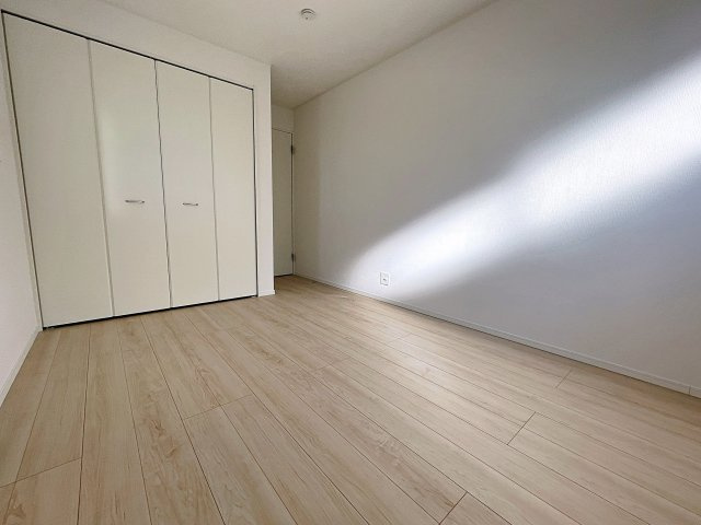新築戸建・新築建売　郡山市安積荒井第3　安積第一小・安積中の洋室|全居室収納完備！収納が多いとお部屋もスッキリします！