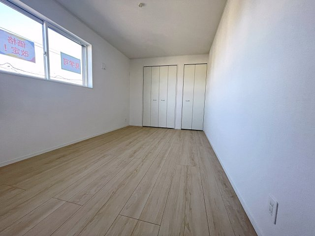 新築戸建・新築建売　郡山市安積荒井第3　安積第一小・安積中の洋室|8帖の洋室はゆったり広々としておりご夫婦の主寝室としておすすめです！