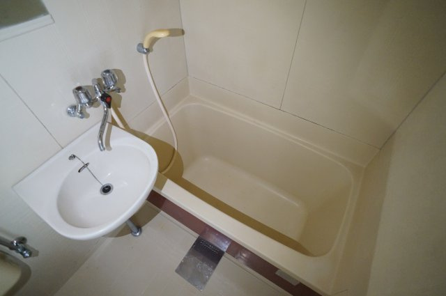 ハイツ福の浴室