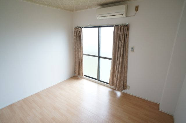 ハイツ福の居間・リビング