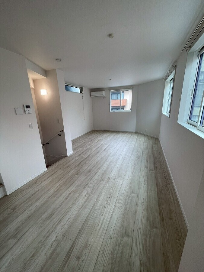 武蔵野市境南町３丁目の中古一戸建の居間・リビング