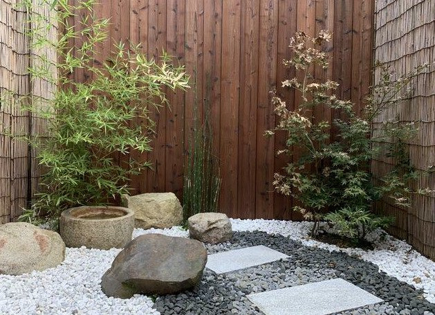 京都市中京区下松屋町の一戸建ての庭