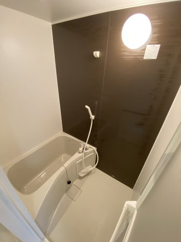 京都市中京区下松屋町の一戸建ての浴室