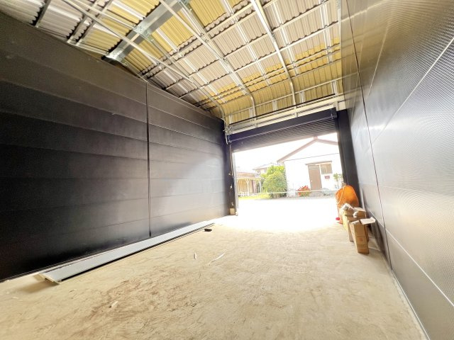 仮称　鹿渡ストレージの内装