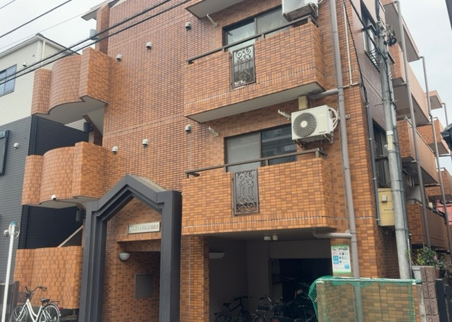 【外観】 | ダイホープラザ相模原ＩＩＩ | 物件によっては、入居者が個人的に使用できる専用庭がついているものもあります。また、住宅の中にある土間の部分を庭と呼ぶこともあります。庭の用途は住む人によって変わり、それによってデザインもさまざまです。