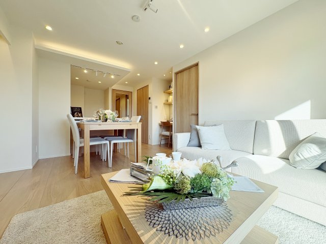 マイキャッスル東長崎のロビー|お留守がちなご家庭に便利な宅配ボックスを装備しています