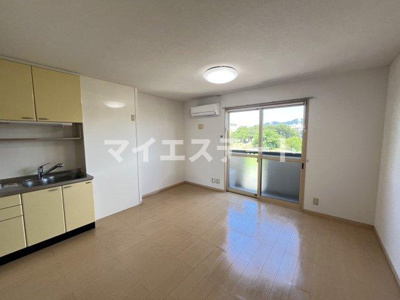 【居間・リビング】 | パルファンローズ | 別部屋写真使用