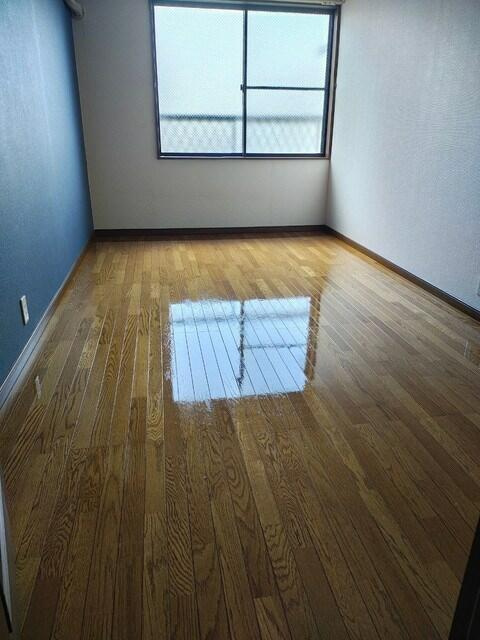 同アパートの別部屋です
